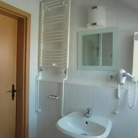 Nette Mit Garten, Grill Und Pool Apartment Radewege