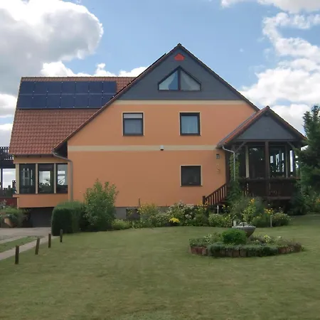 Nette Mit Garten, Grill Und Pool Apartment Radewege