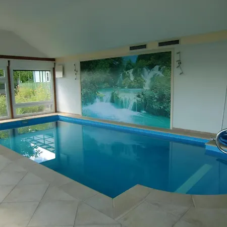 Nette Mit Garten, Grill Und Pool * Radewege