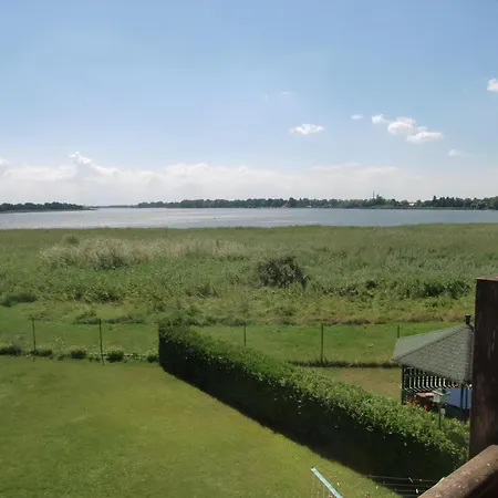 Nette Mit Garten, Grill Und Pool Apartment *